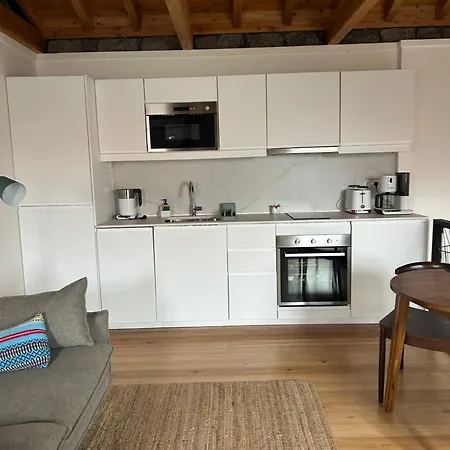 Ca Por Casa Pico-faia Prainha (Sao Roque do Pico)